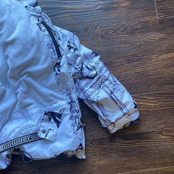 ☮️☮️☮️☮️Core powder room winter jacket very small stain on the inside ☮️☮️ 9/10 - Picture 11 of 16